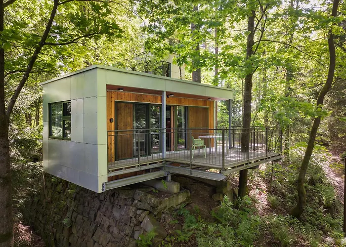 Edelforst Baumhaeuser