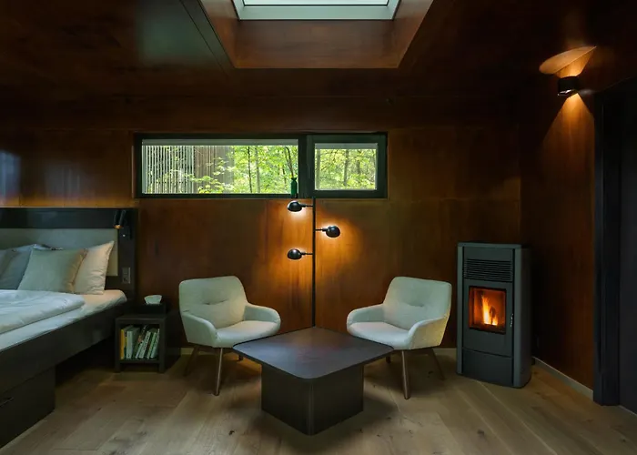 Edelforst Baumhaeuser *