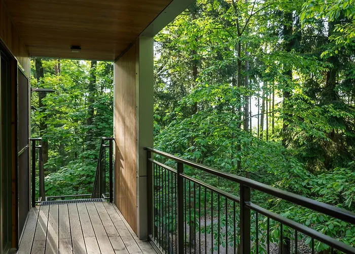 Lodge Edelforst Baumhaeuser *